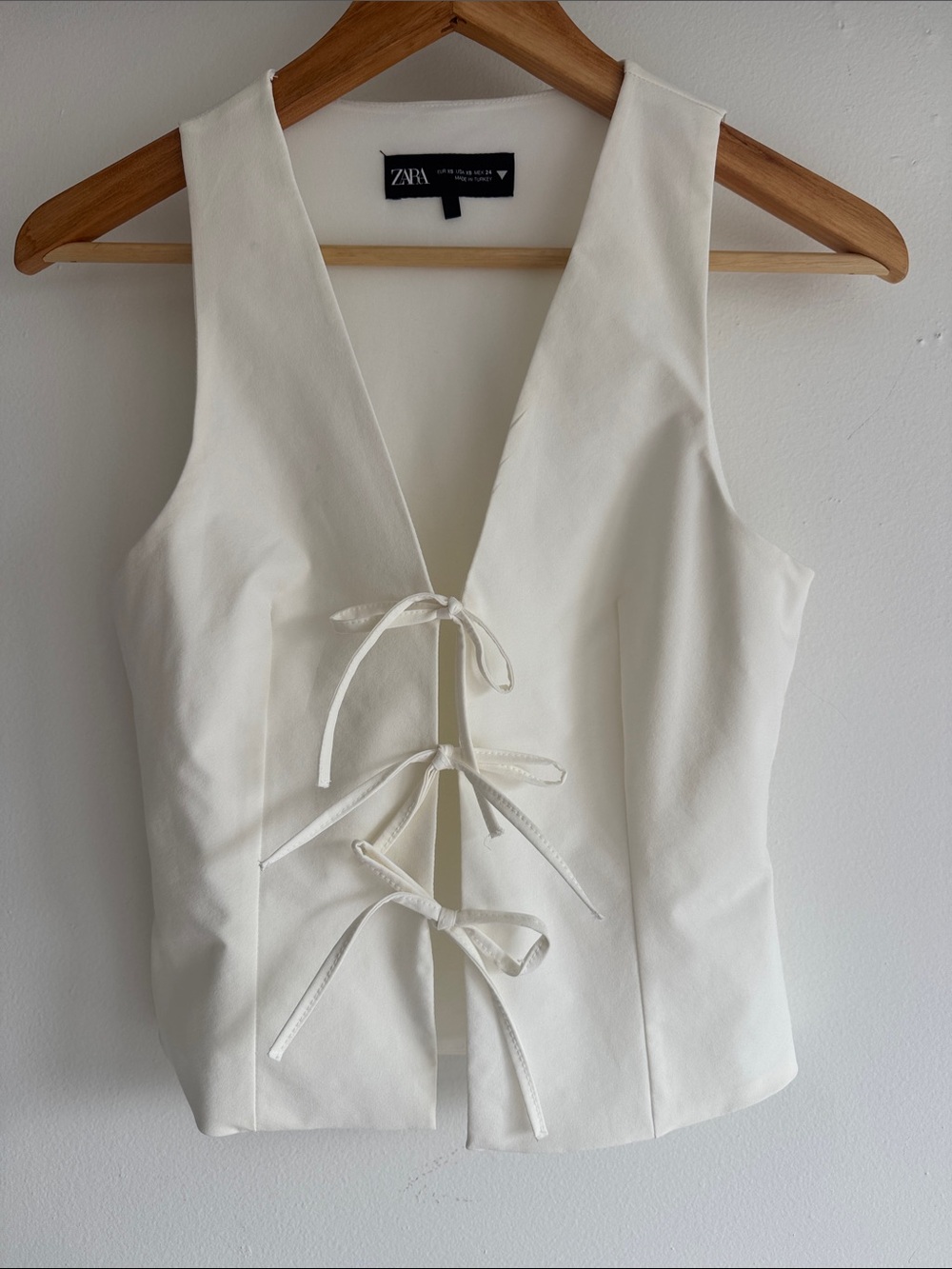 Zara Cream Sleeveless Tie-Front V-Neck Tank Top